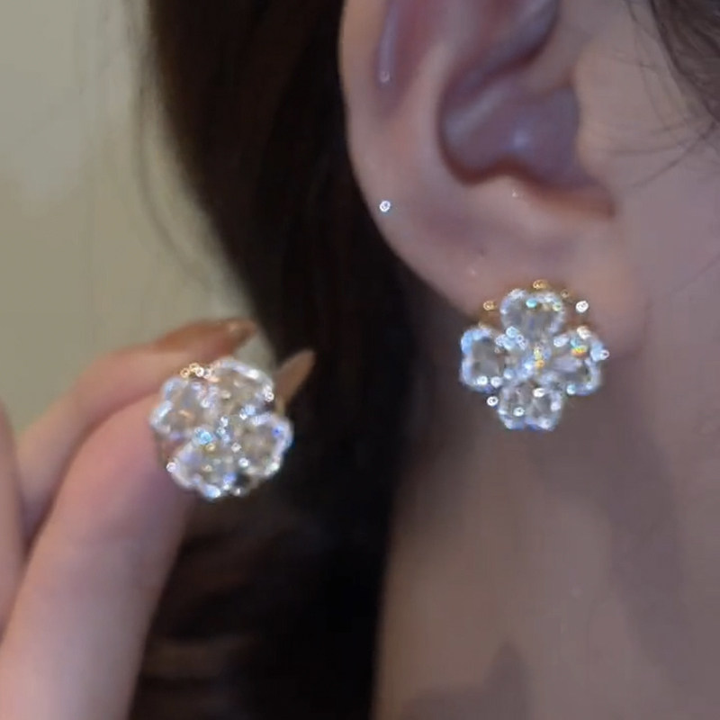 伊灿可旋转锆石四叶草耳环女