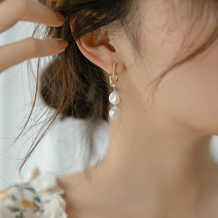 伊灿天然巴洛克淡水珍珠耳坠女