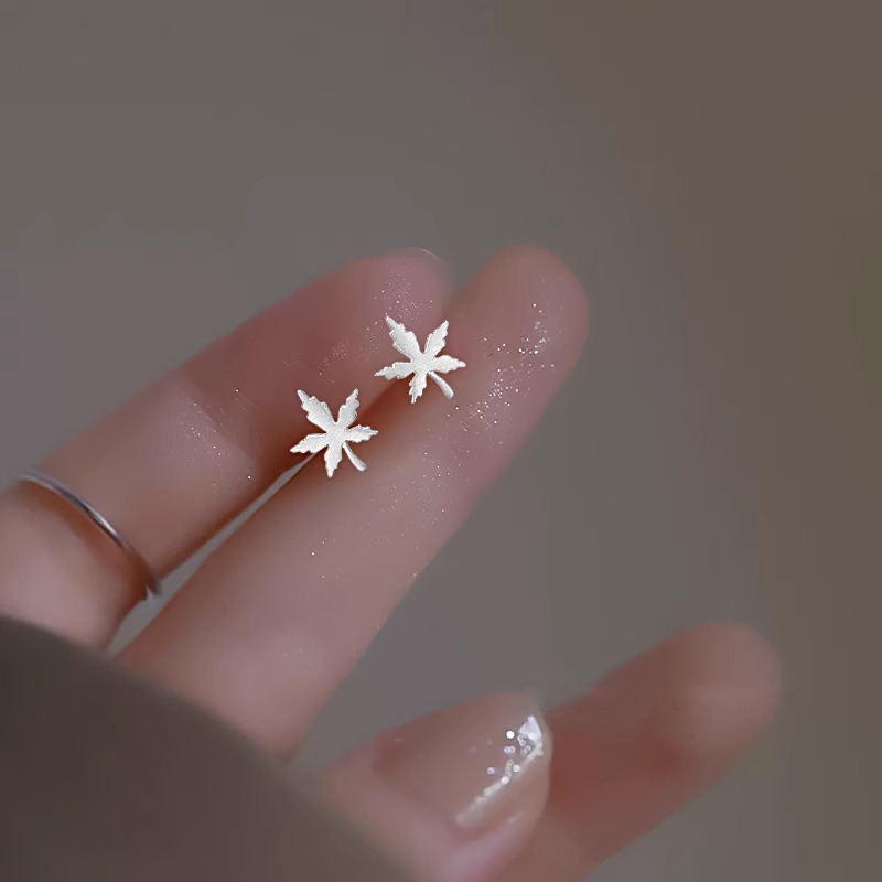 伊灿999纯银枫叶耳钉女纯银