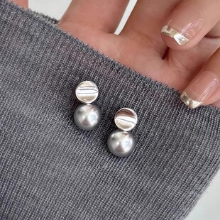 强光灰色珍珠耳钉女纯银针2025新款爆款耳环无耳洞耳夹高级感耳饰