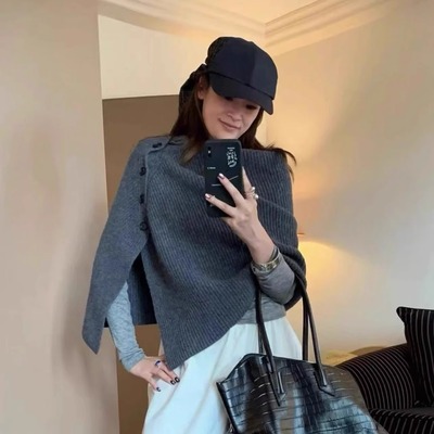 正确版】2025年新款灰色披肩斗篷毛衣女秋冬高级感针织开衫外套