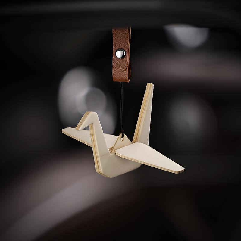 千纸鹤汽车香薰挂件车用后视镜挂饰吊坠车载香氛车内装饰用品大全