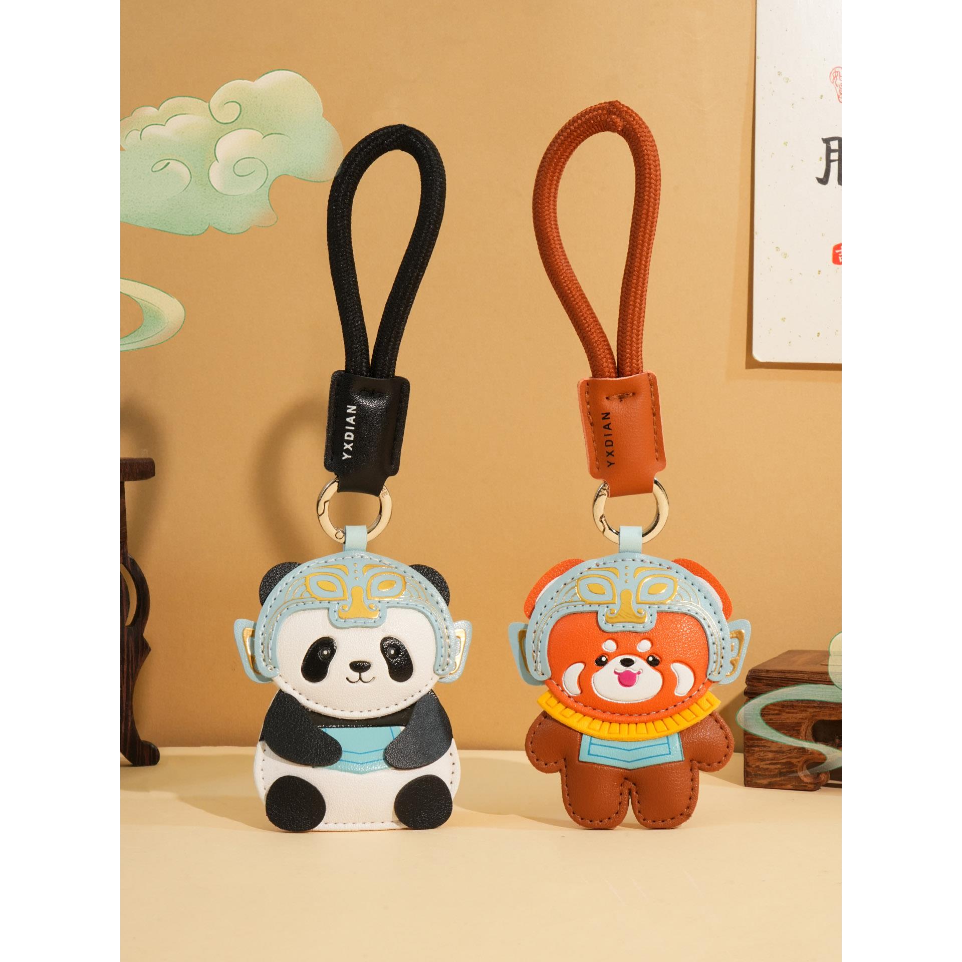 2025年新款皮质熊猫钥匙扣可爱钥匙炼创意书包小挂件卡通包包挂饰