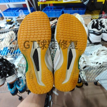 羽毛球鞋底修复尤尼克斯65z3换底胜利9200tty换底修复更换