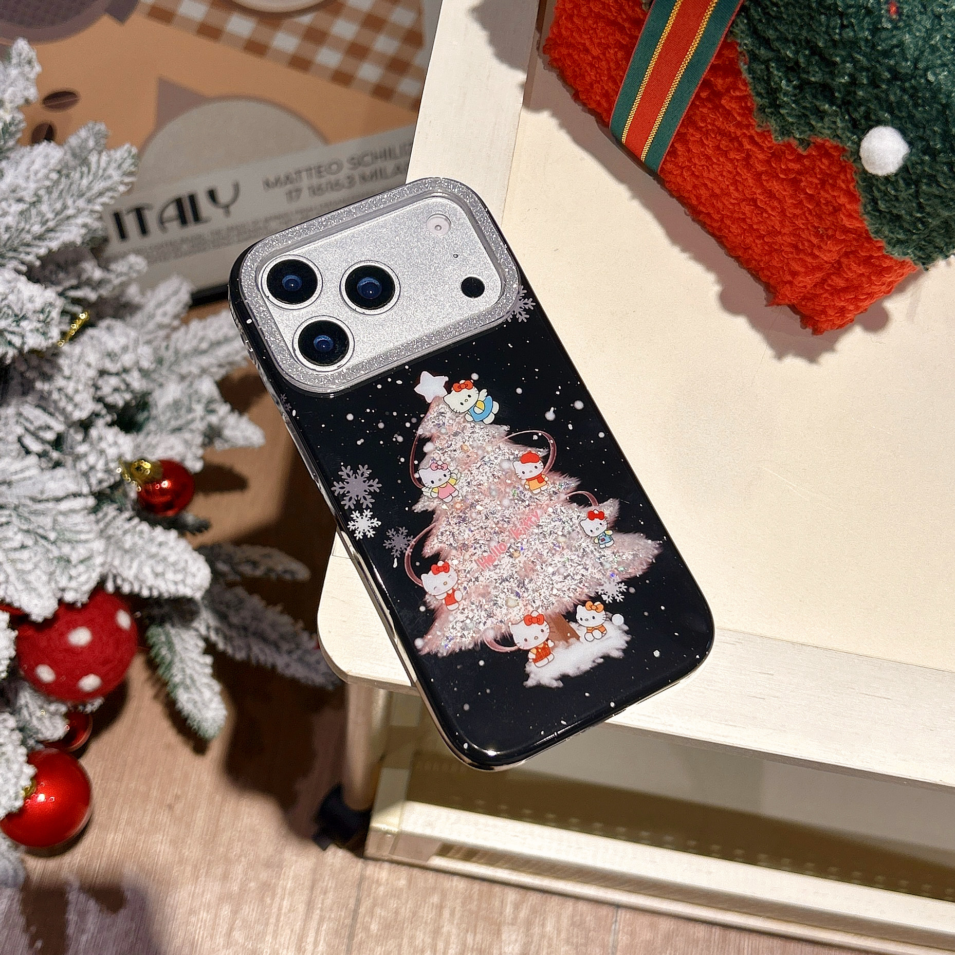 淳于亦卡通可爱KT圣诞树适用苹果17promax手机壳15全包按键闪银大视窗14/13创意黑色挂绳硅胶壳16防摔保护壳