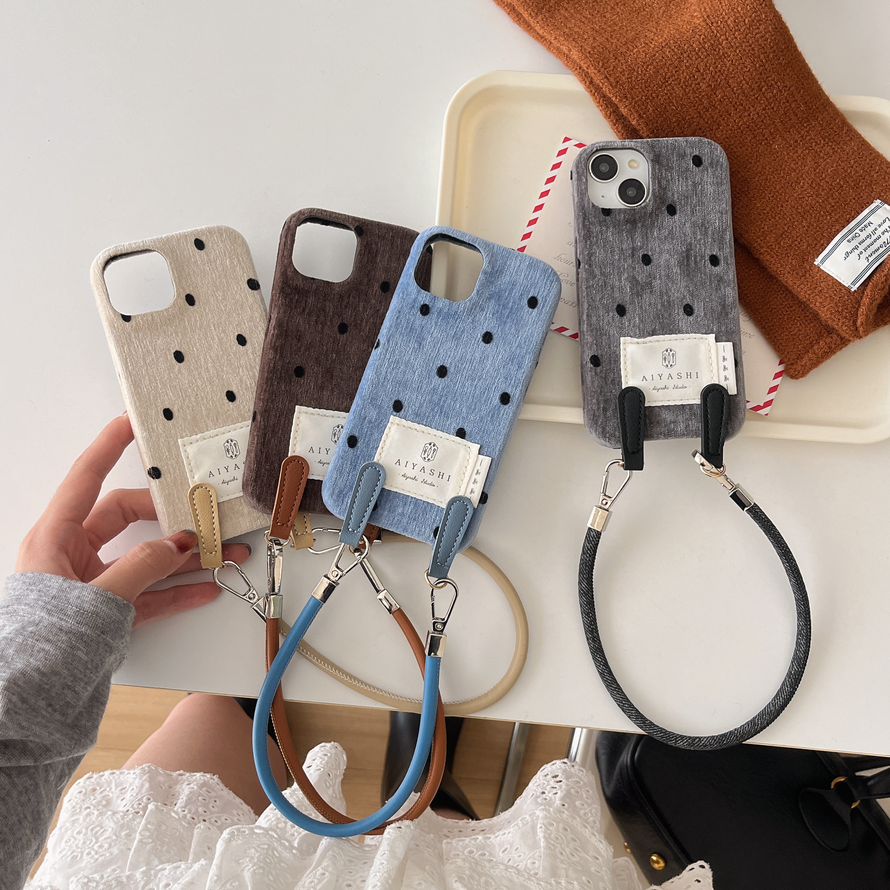 ins风可爱彩色波点苹果16全包壳