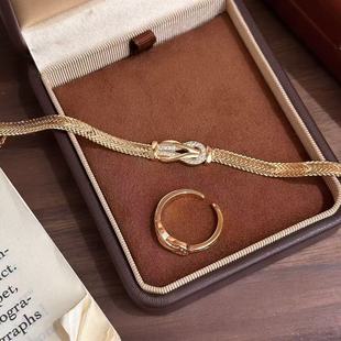 法式爆款时尚轻奢马蹄扣戒指手链女复古小众气质百搭蛇骨表带套装