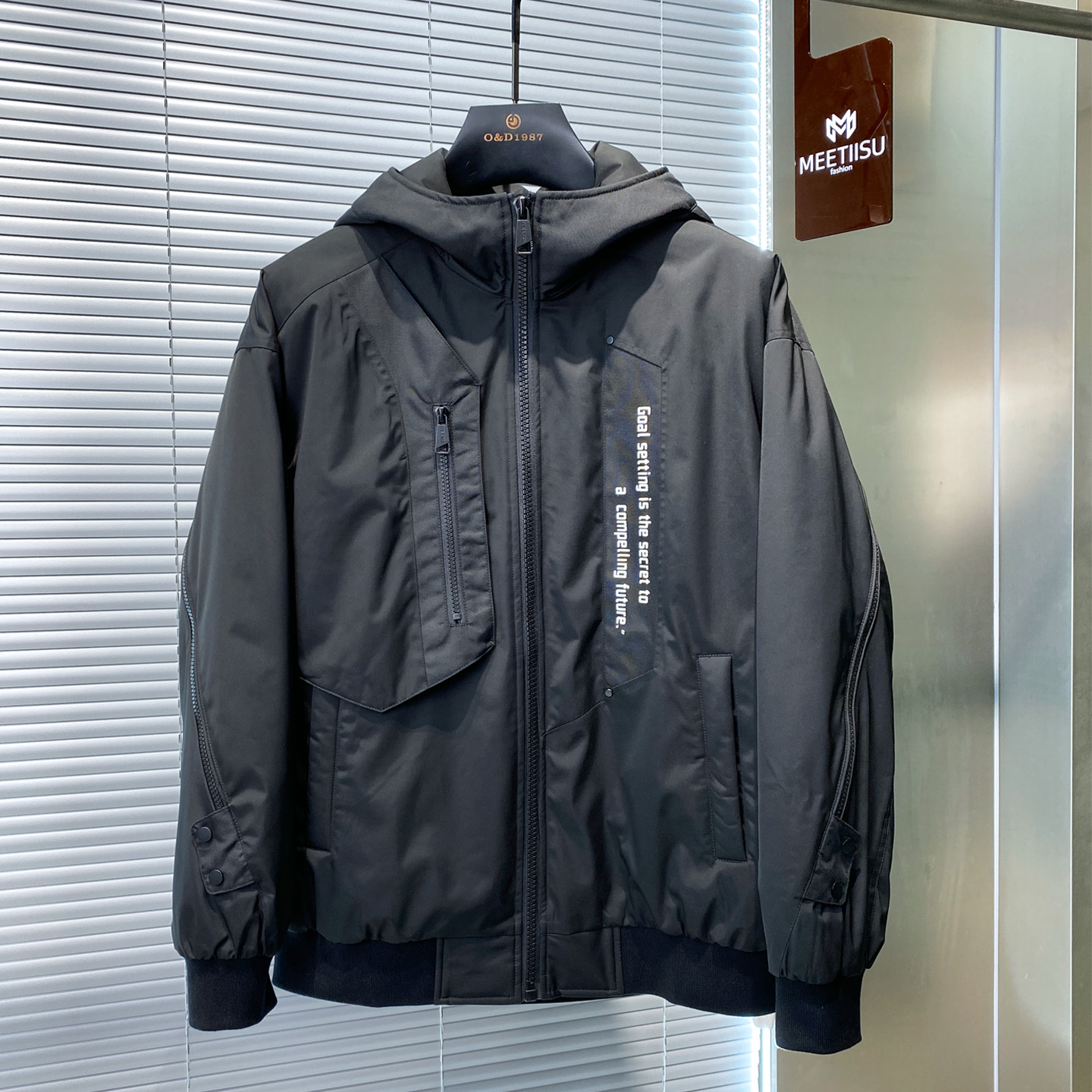 欧货潮牌黑色连帽羽绒服男拉链多口袋宽松保暖外套冬季新款防寒服