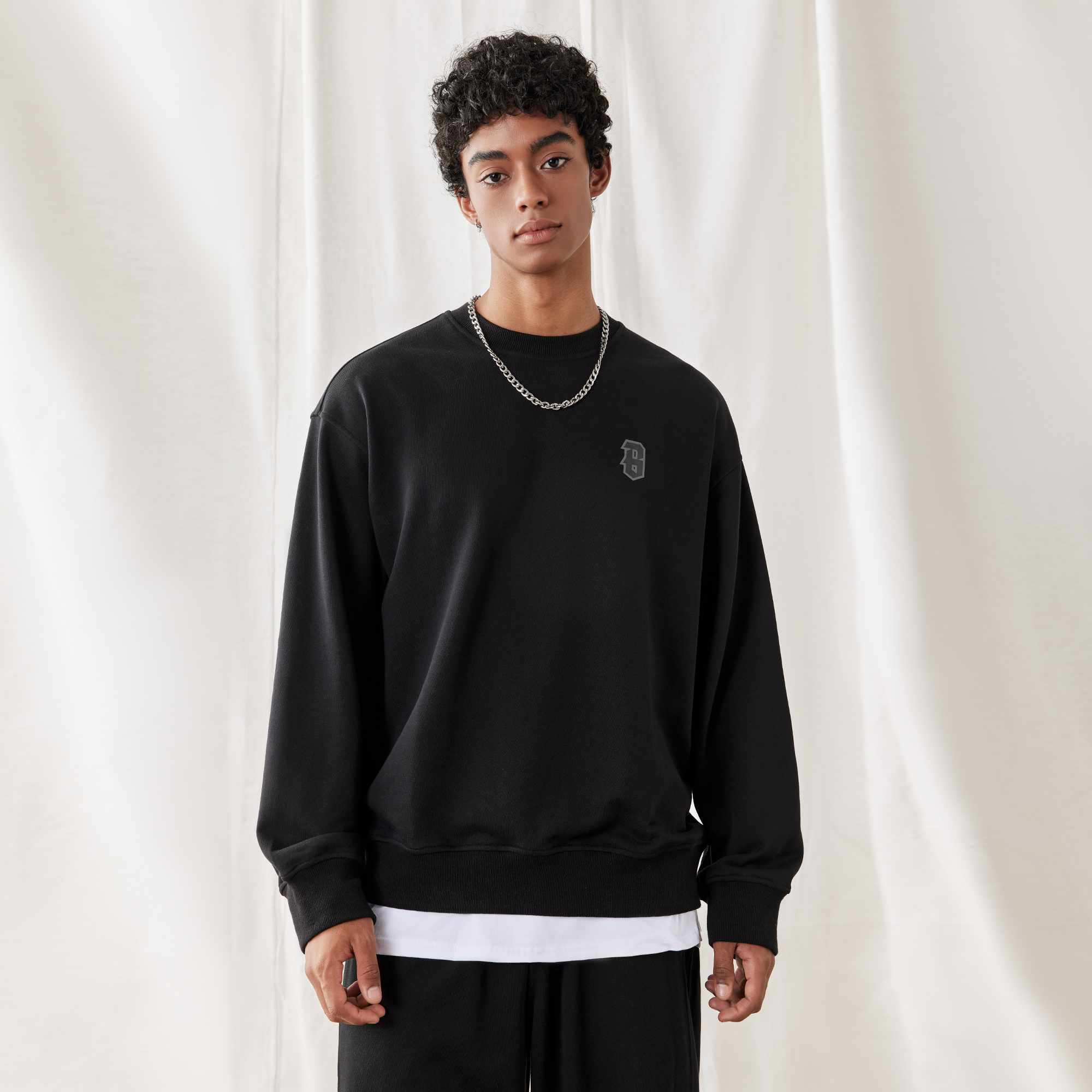 纯色简约套头卫衣简约印花