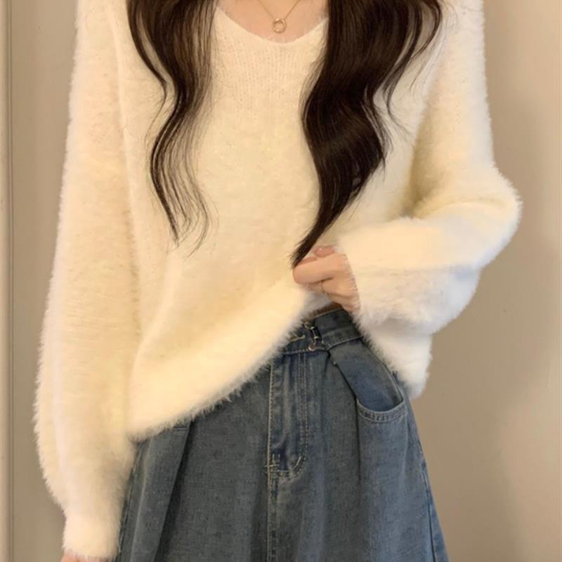 白色挂脖马海毛毛衣女秋冬v领内搭针织打底衫软糯水貂绒高级上衣