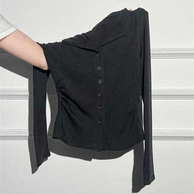 Aiyazhe黑色V领长袖T恤针织衫女2025秋修身显瘦设计感打底衫上衣