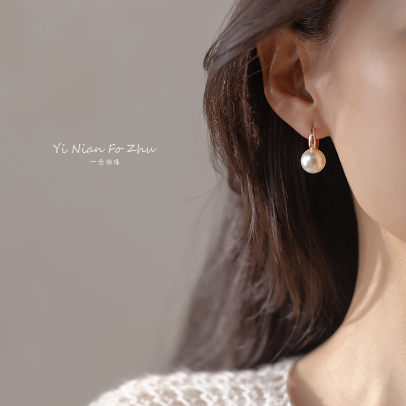小灯泡 耳环气质名媛珍珠耳钉轻奢高级感小香风时髦复古耳扣小众