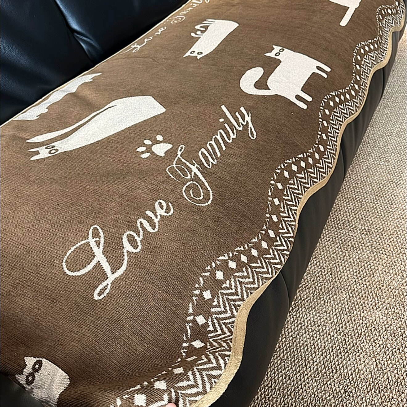 MOMO卡通猫咪异形沙发垫四季通用2025新款固定防滑皮沙发盖布