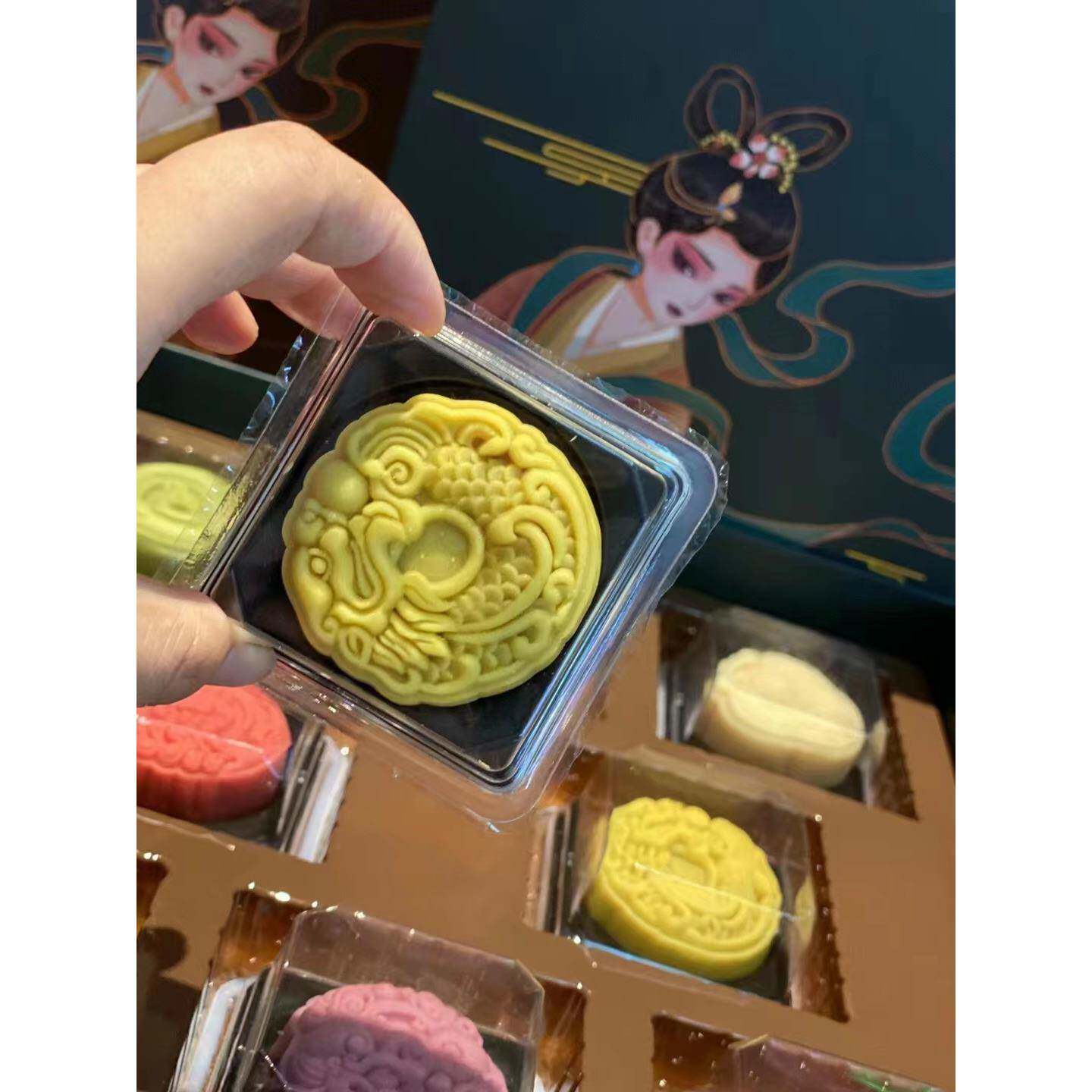 月饼封口机自动化蛋黄酥泡壳pET糕点托盒覆膜机