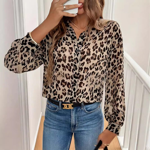 Collar leopard print long sleeved top    翻领豹纹长袖上衣