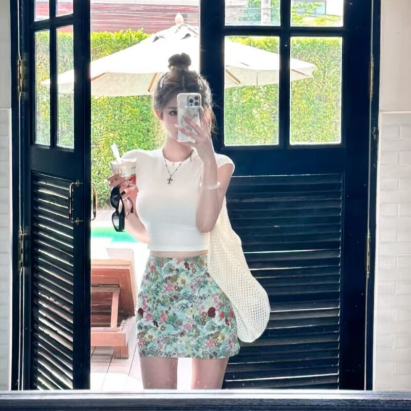 独特绝美小套装辣妹出游