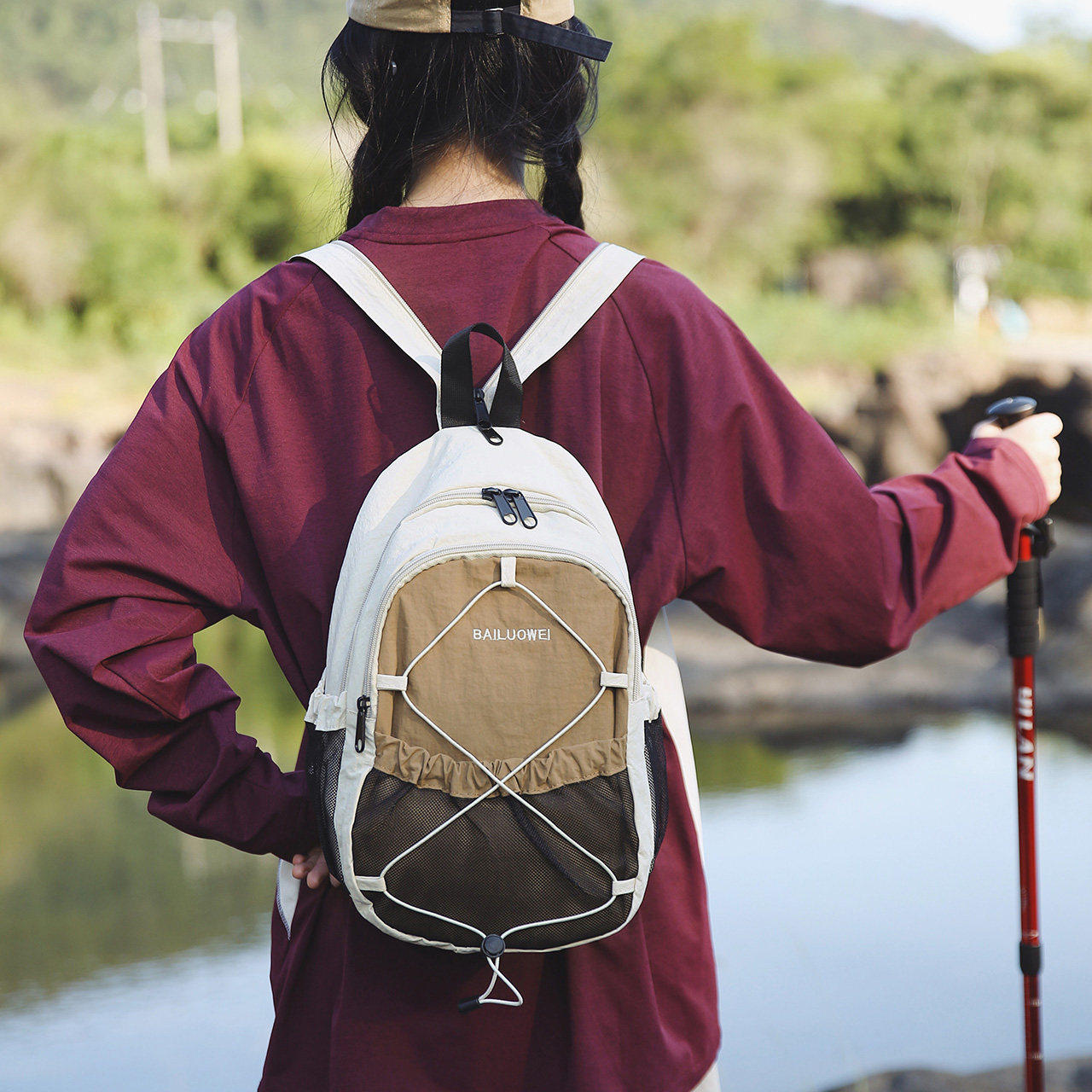 轻量化迷你双肩包女旅游轻便超火小胸包户外徒步登山包两用小背包