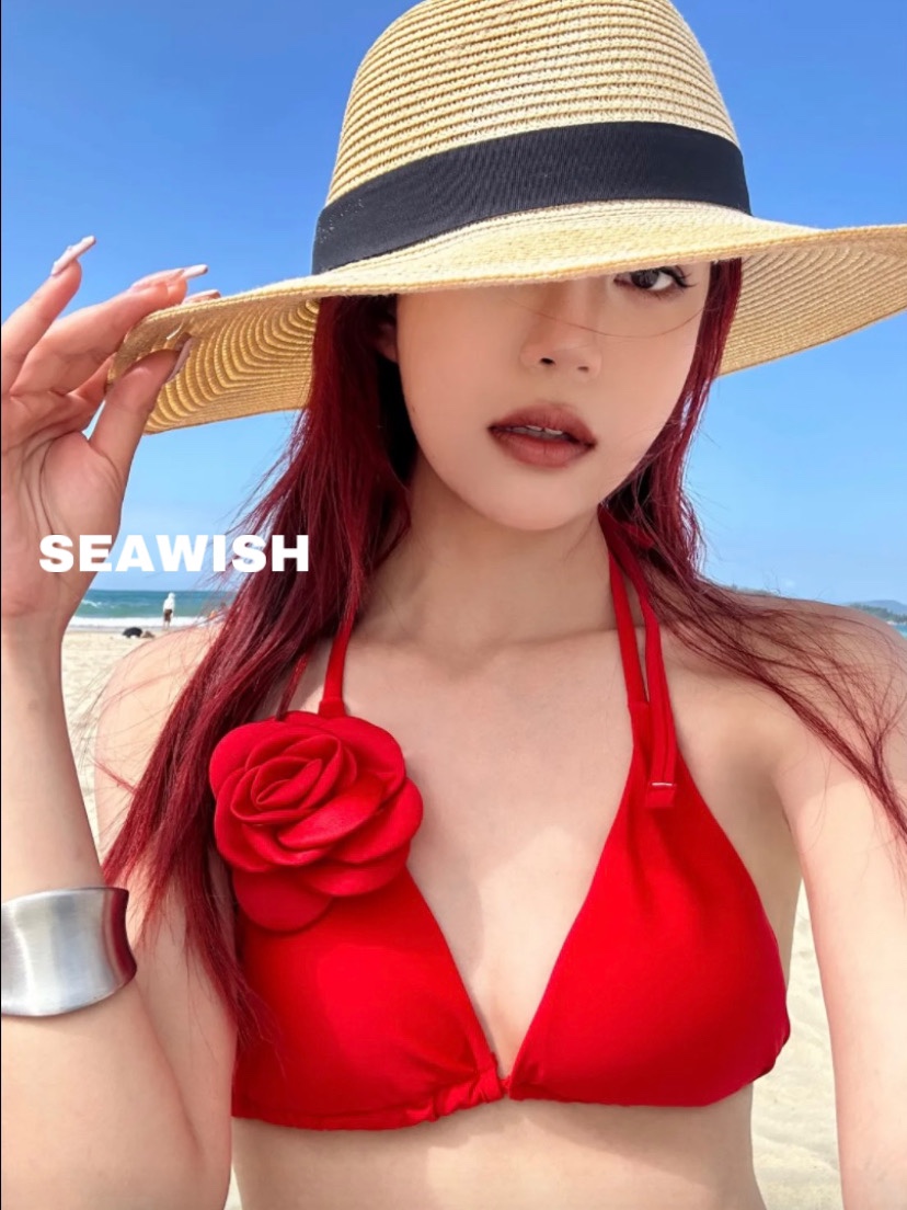 欧美ins风海岛度假三角比基尼