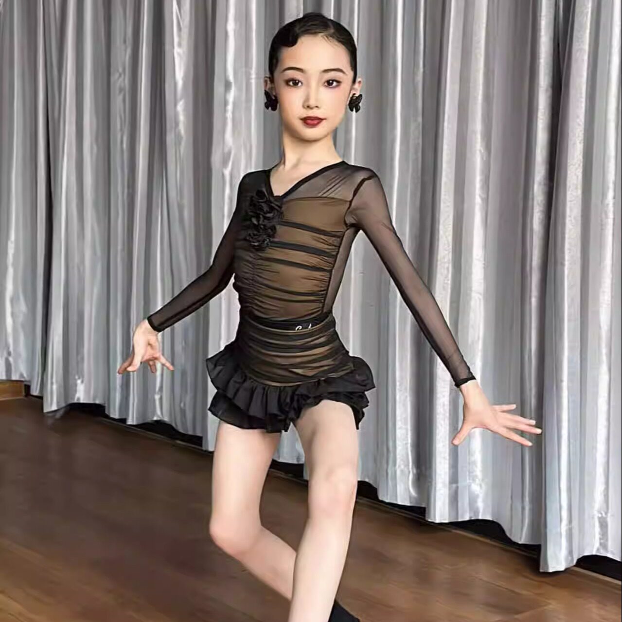 SOLOWUFU春夏新款拉丁舞服女款抽褶上衣包臀半裙套装