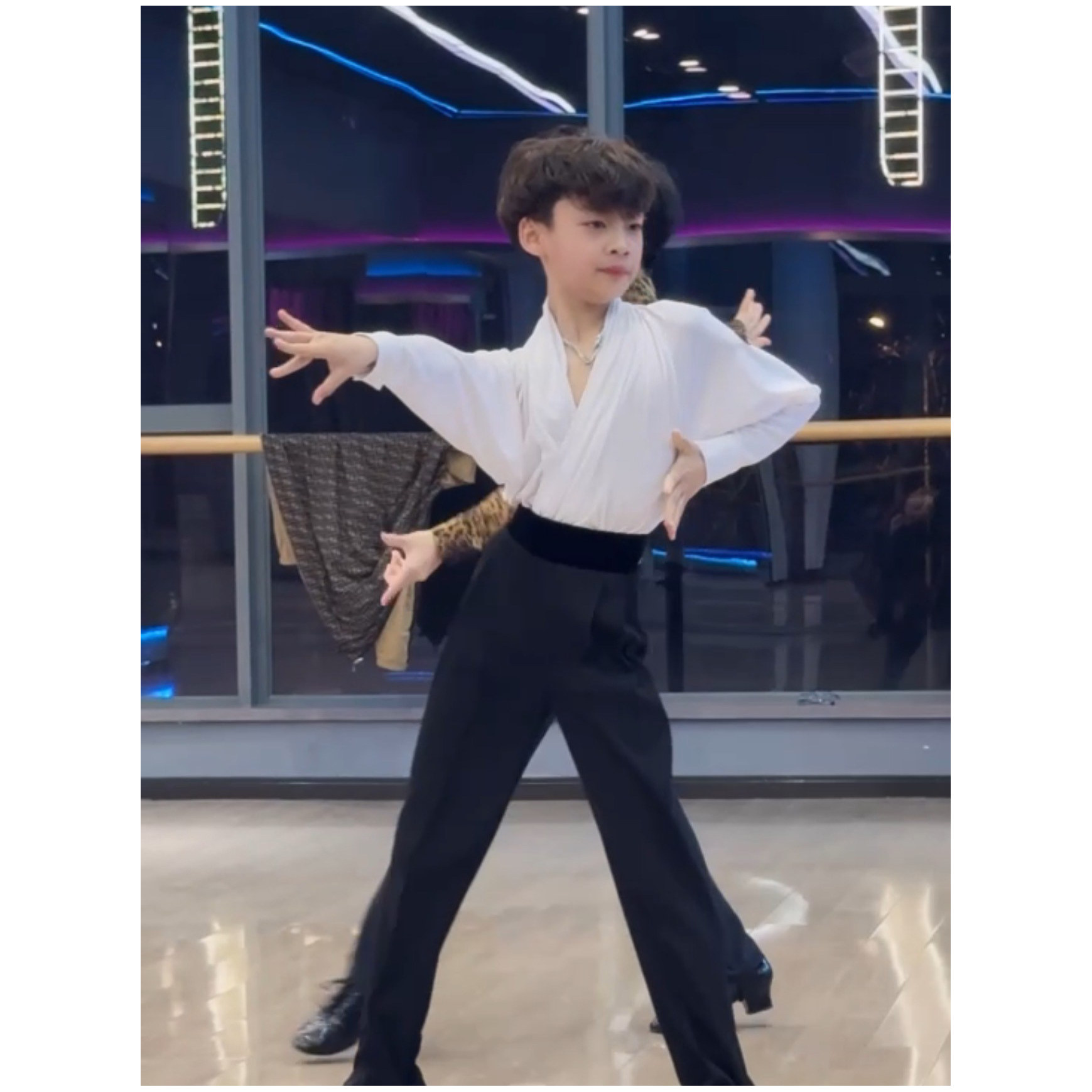 SOLOWUFU拉丁男上衣新款练功服少儿拉丁舞蹈服装