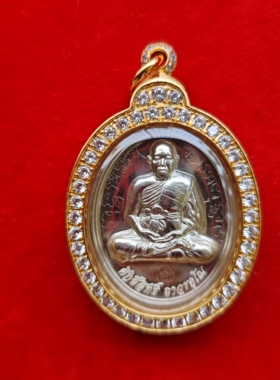 泰国佛牌 泰牌 龙婆暖 2552 纯银高版本自身 带手刻 意大利金壳