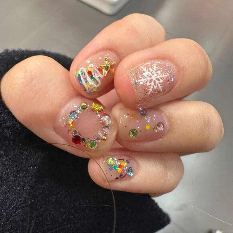 手工穿戴甲秋冬新款圣诞树雪花彩钻美甲成品假指甲百搭通勤短款