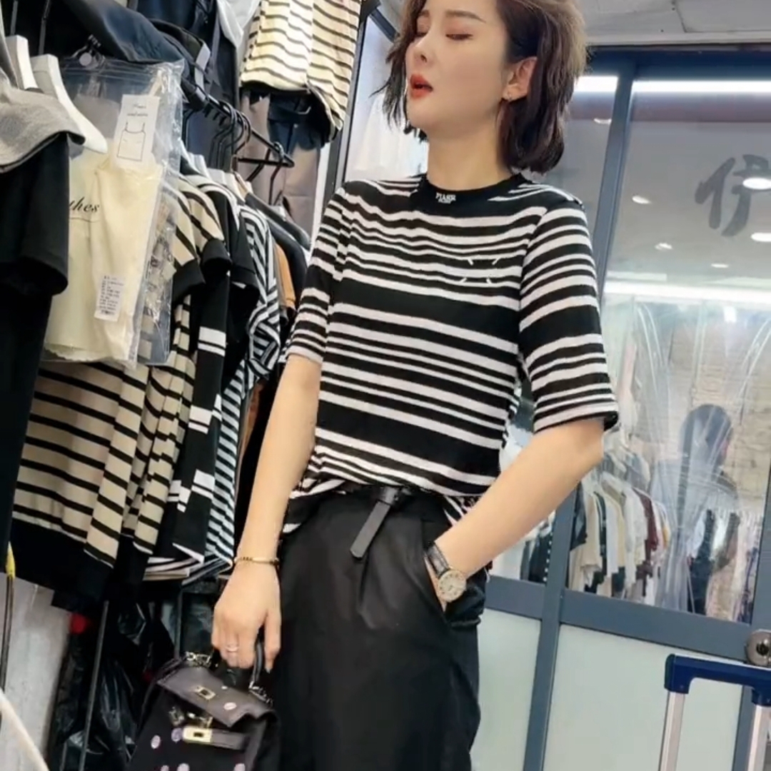 夏季圆领条纹短袖t恤女简约时尚小衫休闲上衣减龄显瘦套头体恤潮