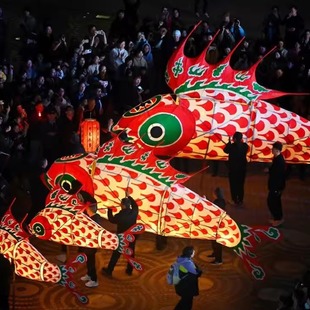 非遗鱼灯巨型手持鱼花灯汪满田鱼灯安徽歙县徽州古城巡游鱼灯定制