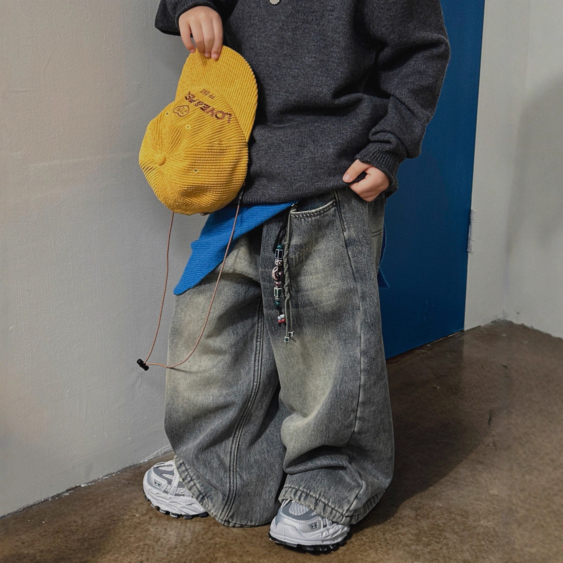 新尔2025冬季新款蓝灰做旧喷白加绒牛仔裤宽松直筒裤男童冬季长裤