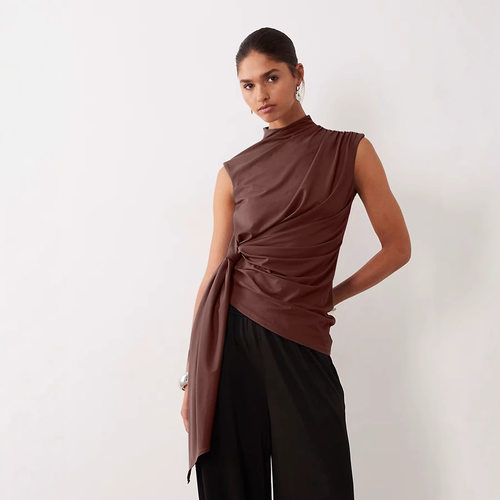无袖绑带斜边下摆上衣Bareback Strapped Asymmetrical Hem Top
