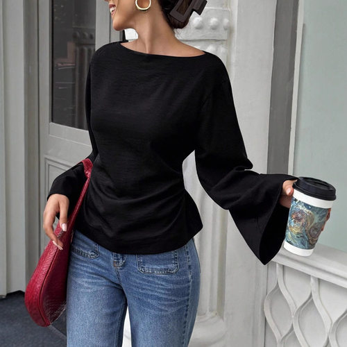 Horn sleeve waist cinching top for women 喇叭袖收腰上衣女