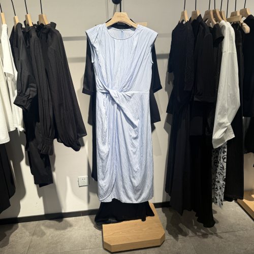 indiciaF2B5LQ266N专柜正品标记女装简约气质连衣裙长吊牌价869