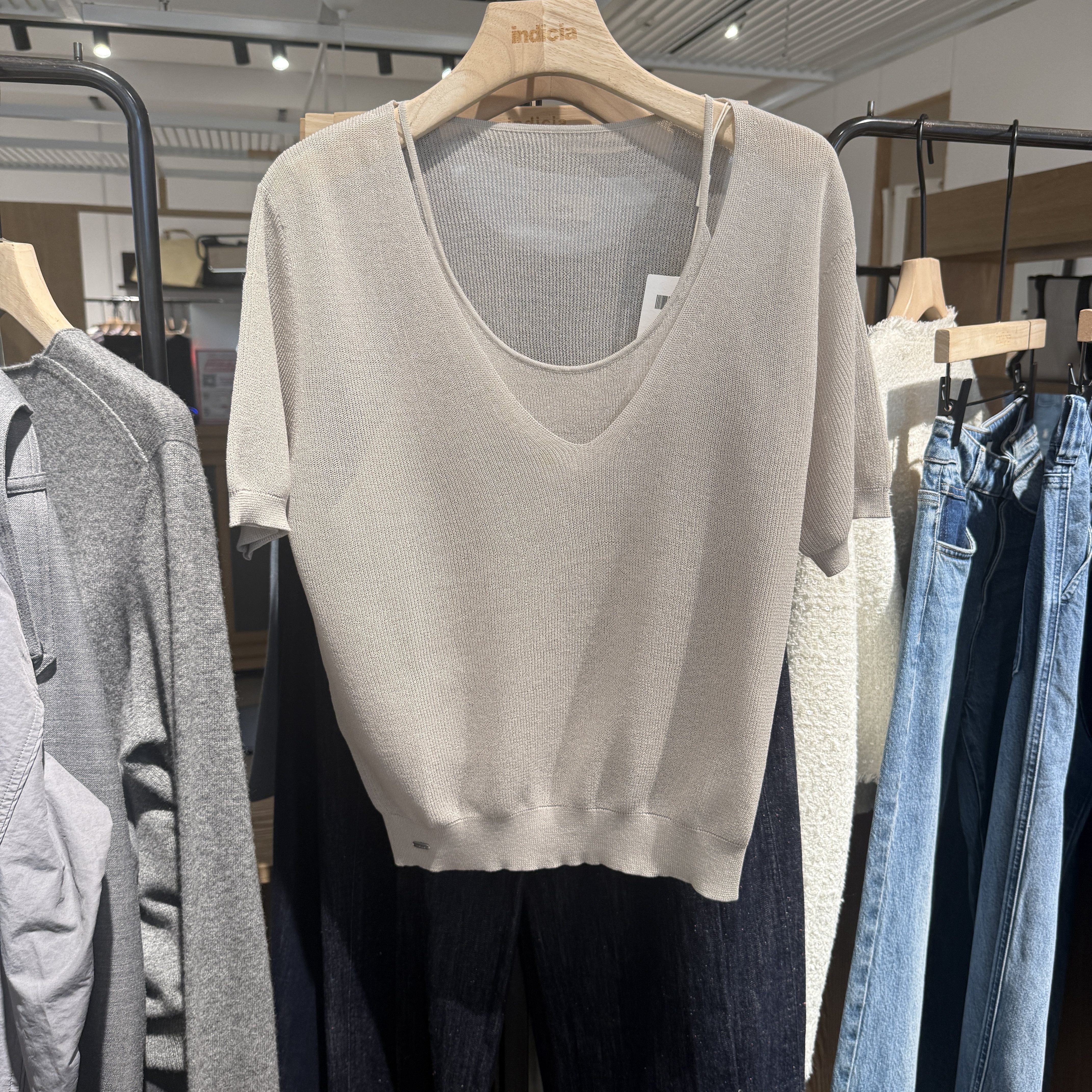 indiciatheL2B6ZZ115专柜正品标记女装显瘦v领针织衫吊牌价569