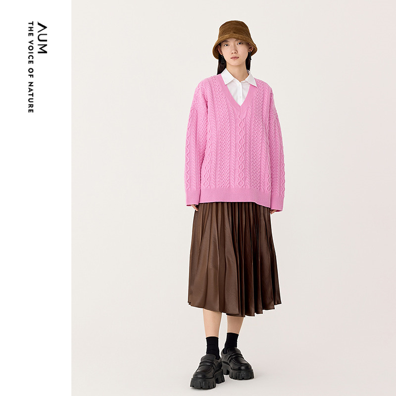 AUM噢姆春季精纺羊毛粉色绞花毛衣针织上衣女