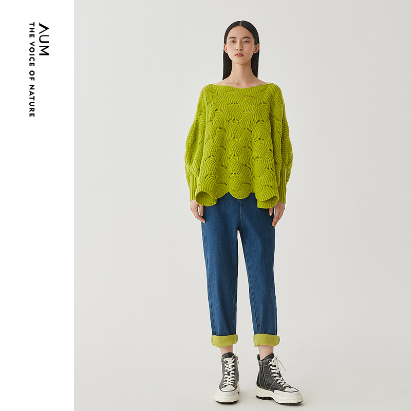 AUM噢姆春季绿色针织衫一字领披肩式蝙蝠袖复古毛衣