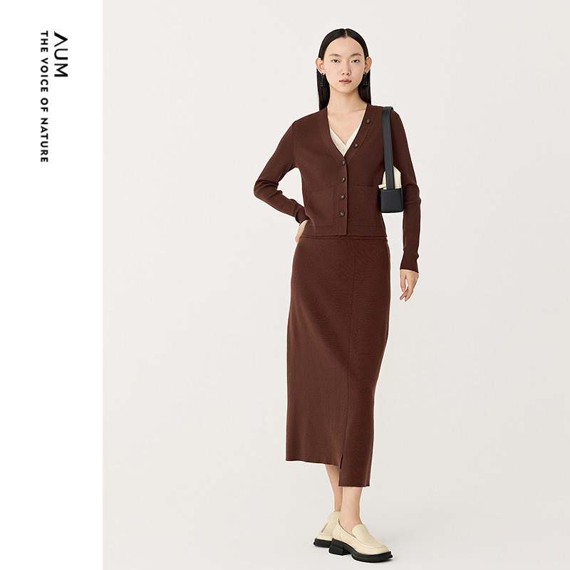 AUM噢姆春季精纺澳毛不规则底摆中长款针织半身裙女