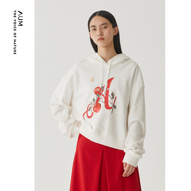 经典宽松连帽卫衣版型，趣味印花时尚年轻