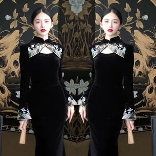 新中式国风连衣裙女2025春秋新款立领盘扣气质收腰显瘦丝绒旗袍裙