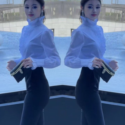气质木耳边衬衫+微喇裤两件套