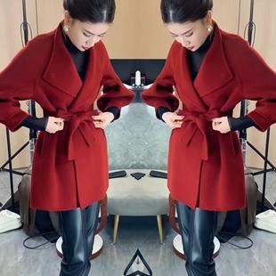 高级感气质时尚呢子外套女2026春秋新款系带酒红色中长款毛呢大衣
