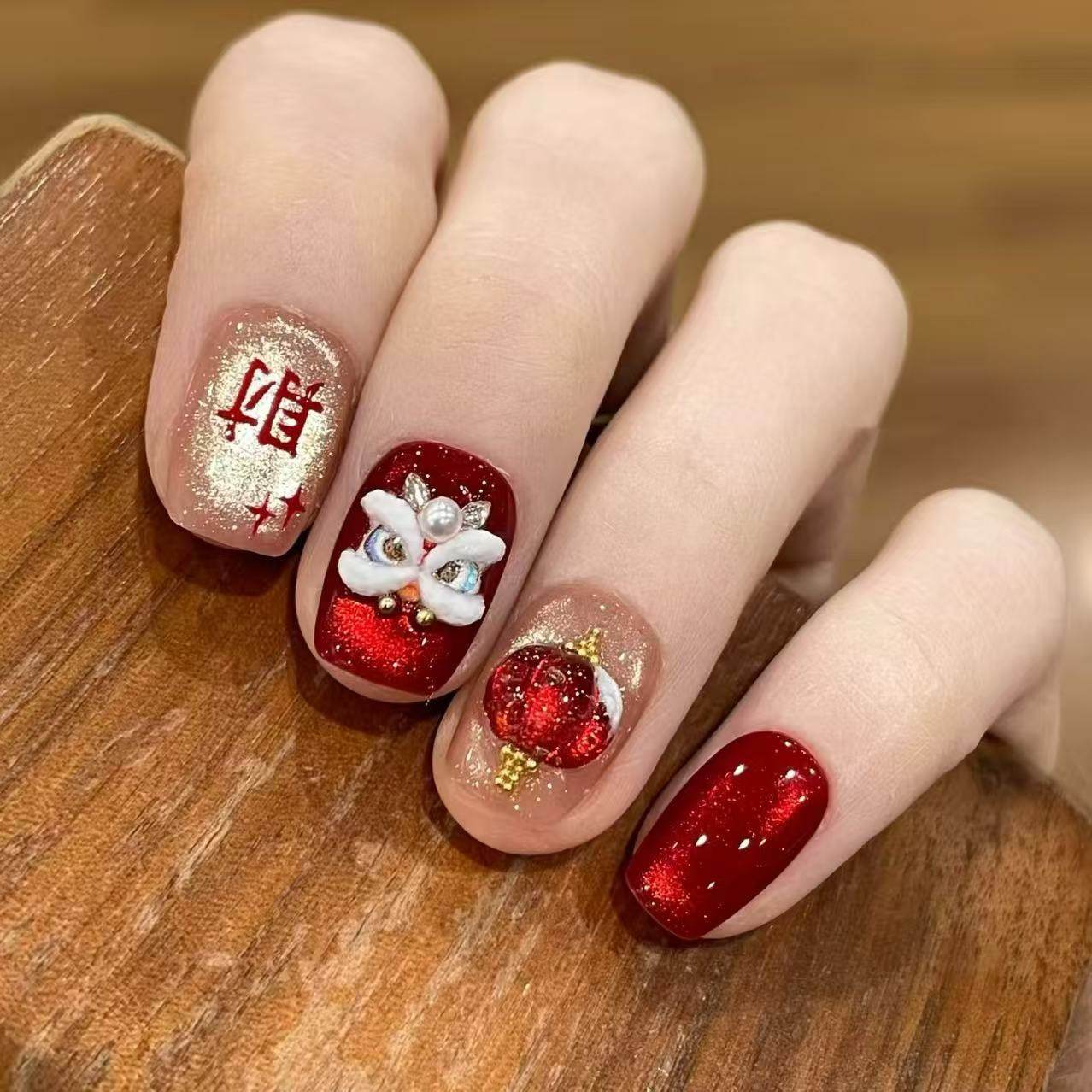 【发财醒狮】新年氛围感发财美甲年味百搭立体捏捏灯笼醒狮穿戴甲,彩妆/香水/美妆工具,穿戴甲/甲片,淘宝优惠券,粉丝福利购,淘宝优惠卷