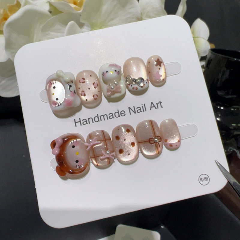 【白棕戴帽kitty】手绘格纹豹纹蝴蝶结可爱猫眼显白手捏凯蒂美甲,彩妆/香水/美妆工具,穿戴甲/甲片,淘宝优惠券,粉丝福利购,淘宝优惠卷