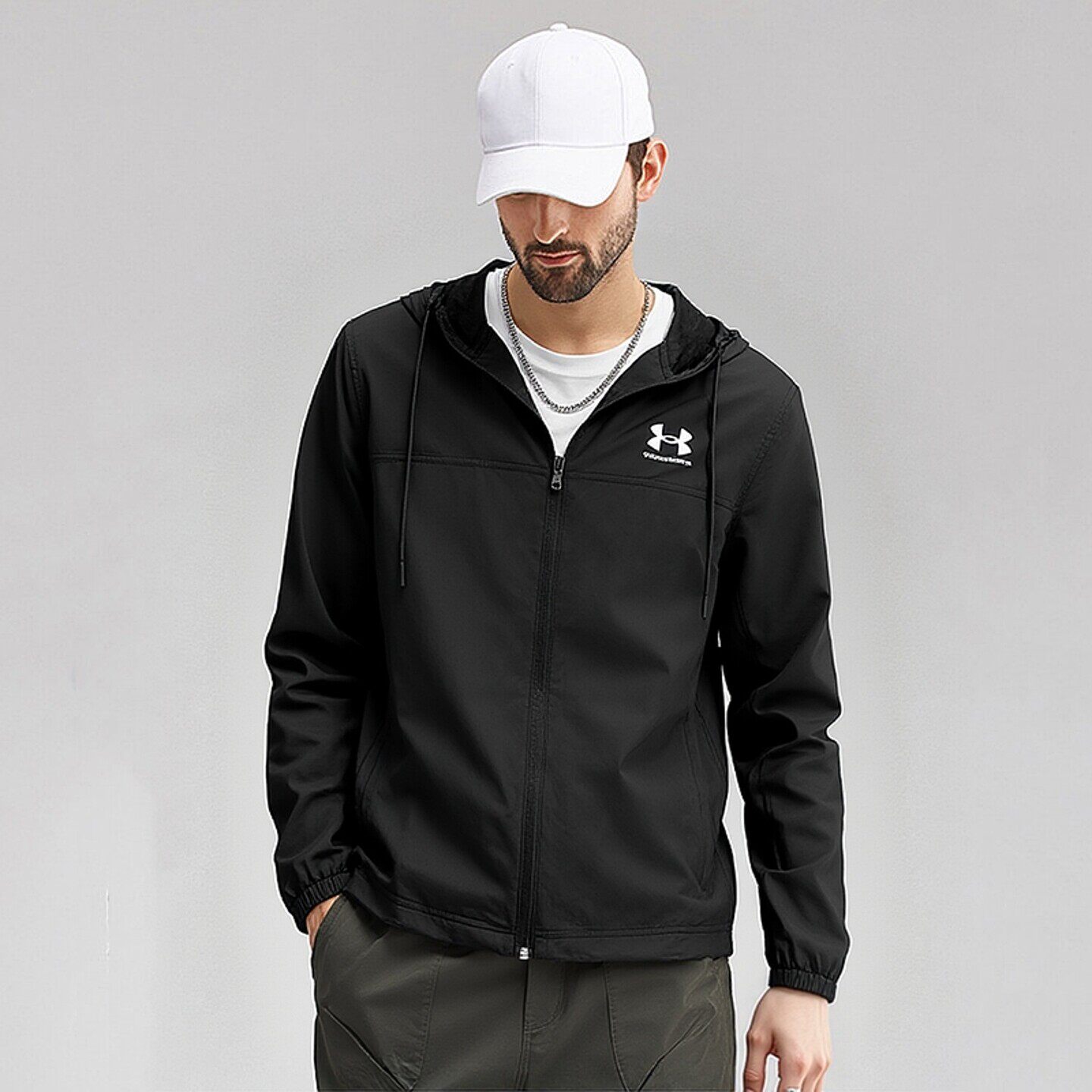 UA安德玛梭织运动服男2026春季新款黑色外套连帽跑步夹克1390149