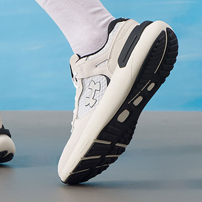 安德玛秋季新款跑步鞋男鞋