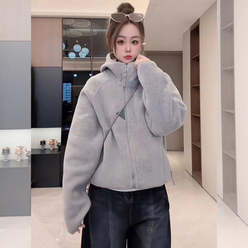 巨好看的初冬外套2026新款今年流行爆款秋冬季女士加绒加厚上衣女