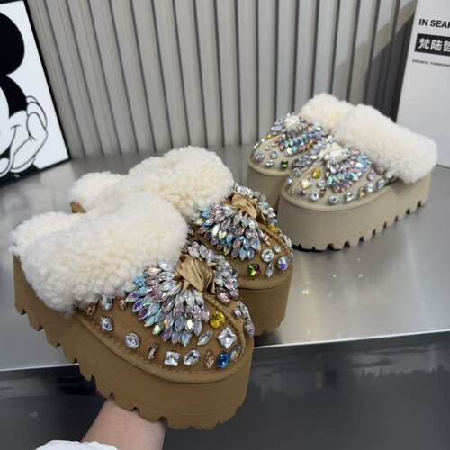 秋冬水钻羊毛包头厚底松糕拖鞋