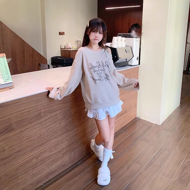 翻斗花园甜辣露肩卫衣长袖女秋季韩版套头小众蝴蝶结斜肩上衣宽松