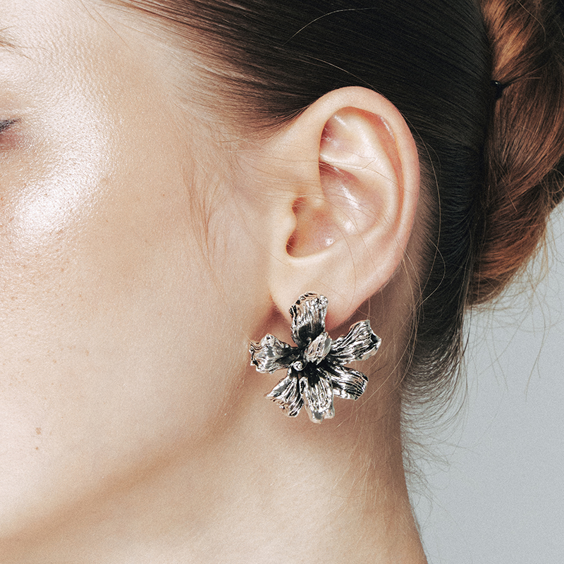 1JINN M2M 度假氛围复古立体花朵耳钉女轻奢小众高级感简约耳饰