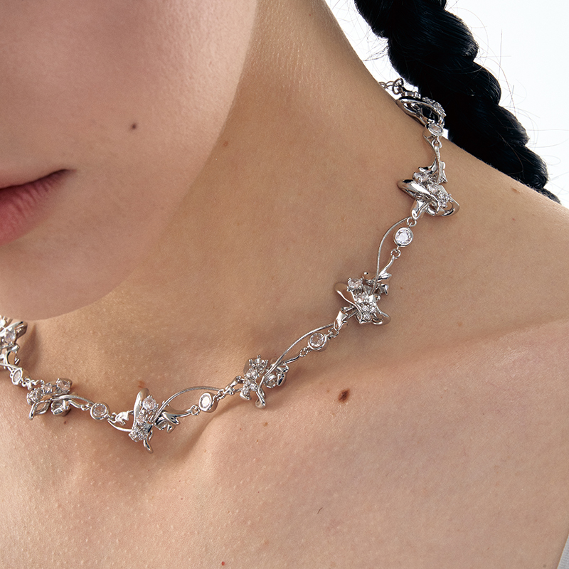 1JINNM2M几何蛇骨十字架choker