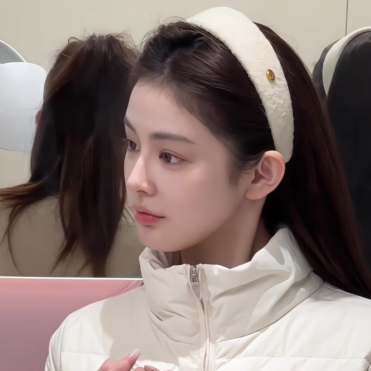 白色宽边秋冬发箍女2025新款韩系毛呢高颅顶压发头箍日常外戴发卡